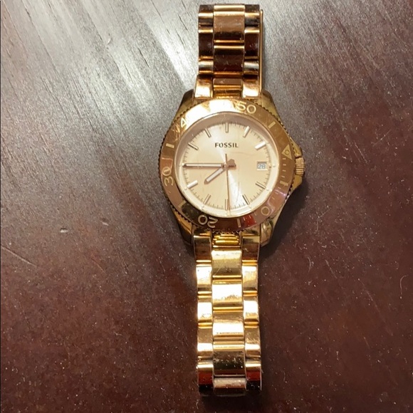 FOSSIL WATCH - Picture 3 of 5